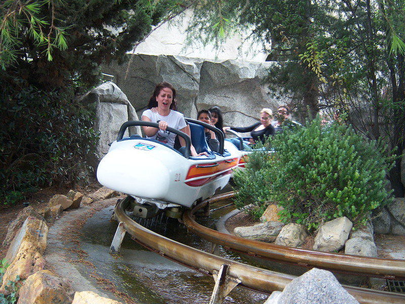 Matterhorn Bobsleds, la primera de acero tubular